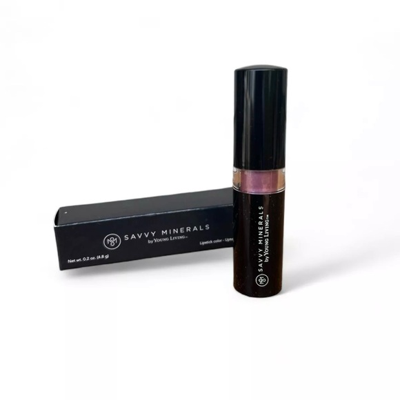 New Savvy Minerals Lipstick Uptown Girl - Picture 3 of 5